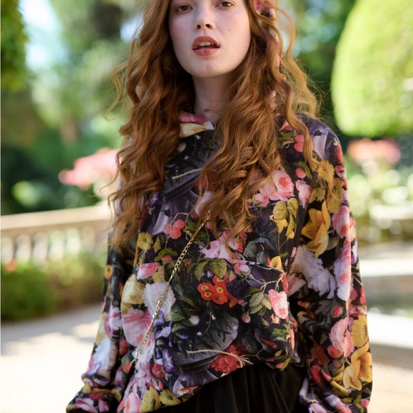 Selkie Fête des Fleurs Pillow Hoodie - Picture 2 of 2